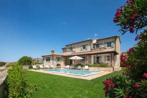 Rustic Villa Rorripa & Reichardia with a pool